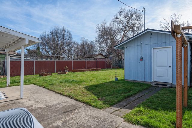 1211 Dakota Avenue, Medford, OR 97501