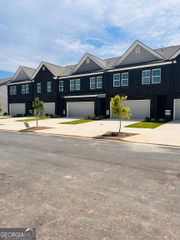 256 Epping Drive 15, Stockbridge, GA 30281