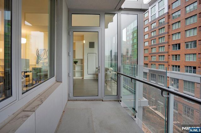 9 Ave At Port Imperial 605, West New York, NJ 07093