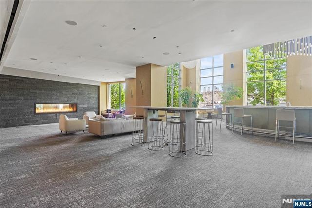 9 Ave At Port Imperial 605, West New York, NJ 07093