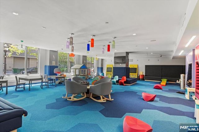 9 Ave At Port Imperial 605, West New York, NJ 07093