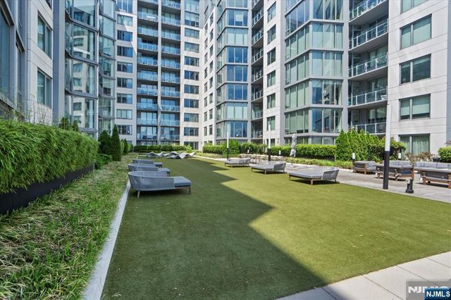 9 Ave At Port Imperial 605, West New York, NJ 07093