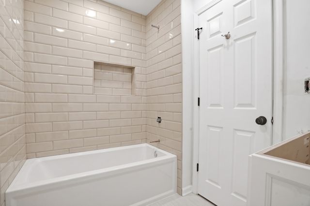 1204 Chatham Court 1204, Libertyville, IL 60048