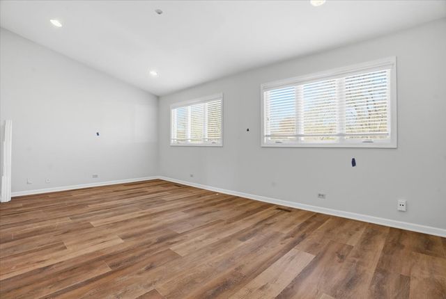 1204 Chatham Court 1204, Libertyville, IL 60048