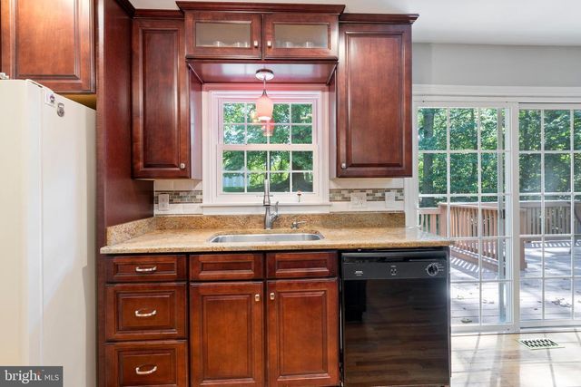 11219 LAKEVIEW DR, Dunkirk, MD 20754