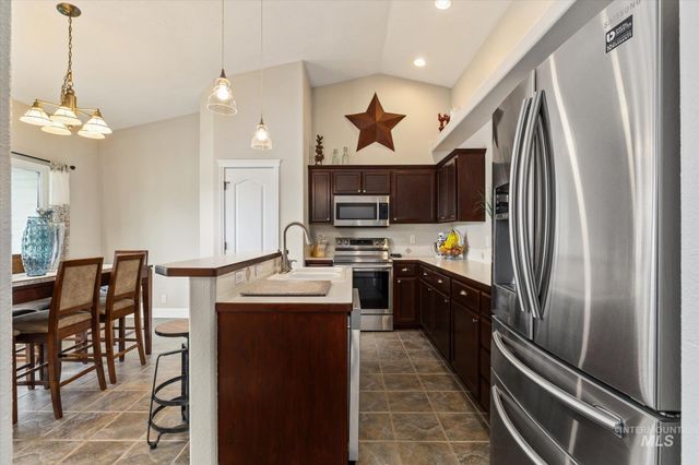 1582 N Avain Ave, Kuna, ID 83634