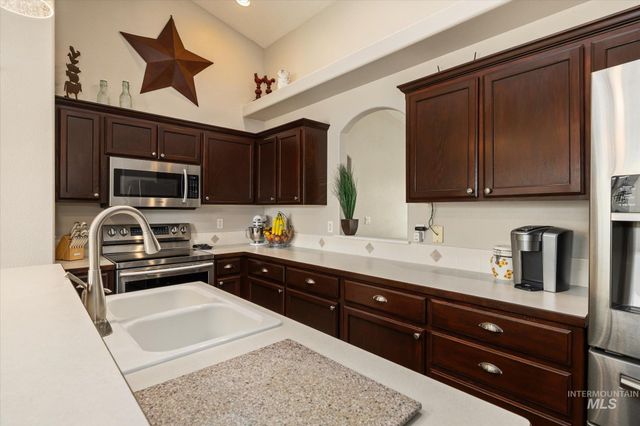 1582 N Avain Ave, Kuna, ID 83634