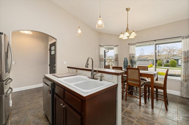 1582 N Avain Ave, Kuna, ID 83634