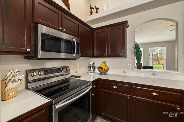 1582 N Avain Ave, Kuna, ID 83634