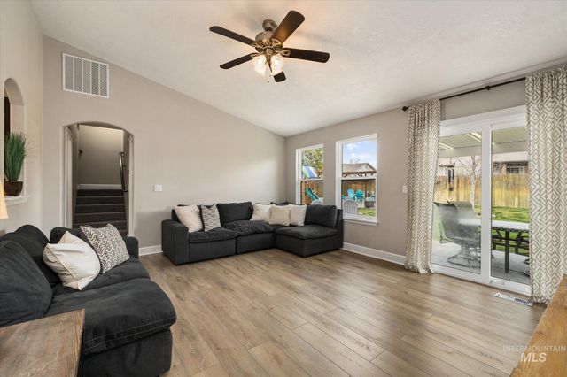 1582 N Avain Ave, Kuna, ID 83634