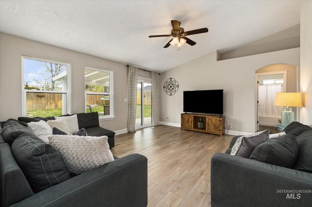 1582 N Avain Ave, Kuna, ID 83634