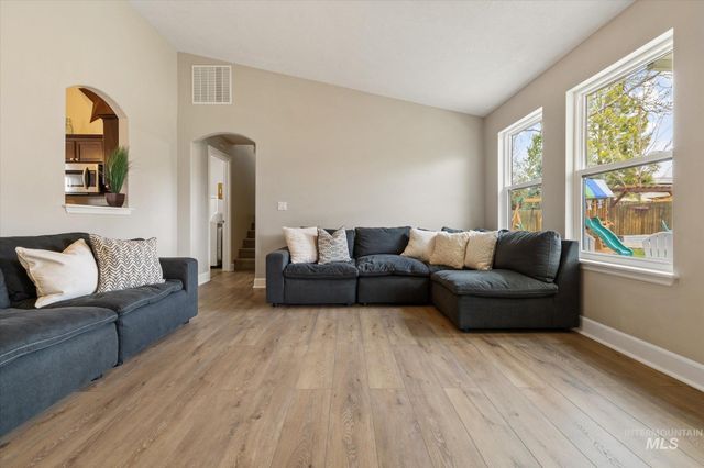 1582 N Avain Ave, Kuna, ID 83634