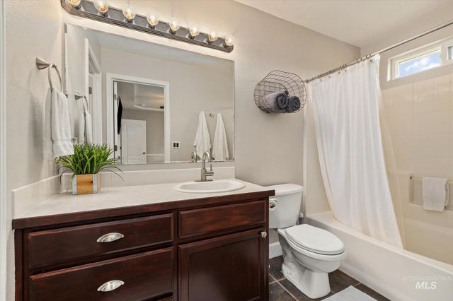 1582 N Avain Ave, Kuna, ID 83634