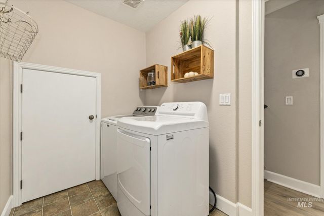 1582 N Avain Ave, Kuna, ID 83634