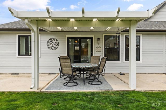 1582 N Avain Ave, Kuna, ID 83634