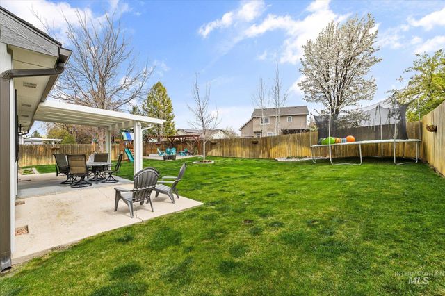 1582 N Avain Ave, Kuna, ID 83634