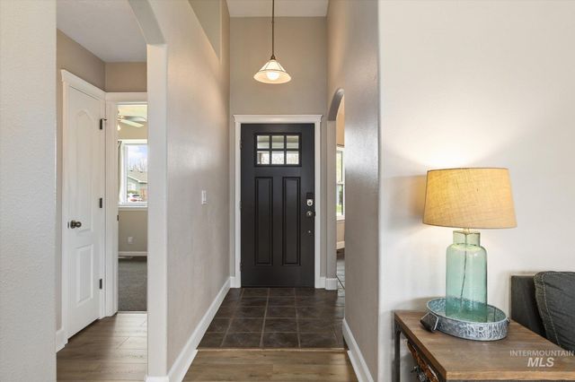 1582 N Avain Ave, Kuna, ID 83634