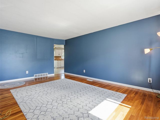 4235 Sudbury Drive, Warren, MI 48092