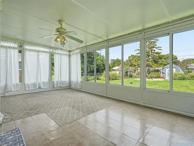 4235 Sudbury Drive, Warren, MI 48092