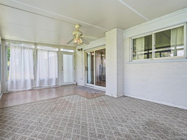 4235 Sudbury Drive, Warren, MI 48092