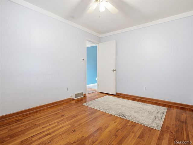 4235 Sudbury Drive, Warren, MI 48092
