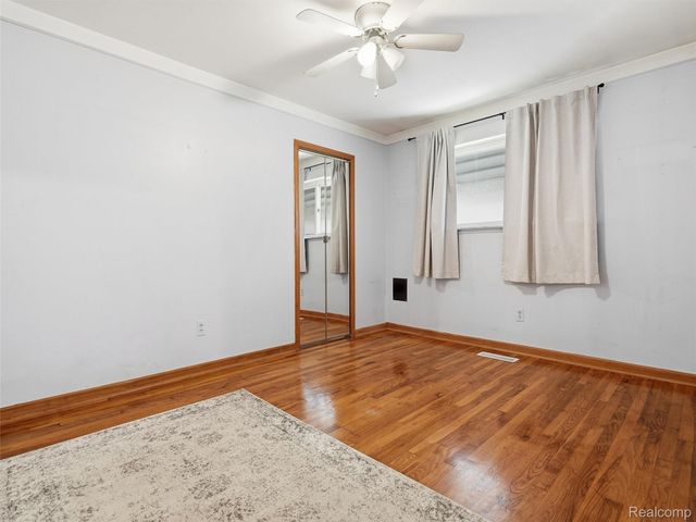 4235 Sudbury Drive, Warren, MI 48092