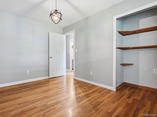 4235 Sudbury Drive, Warren, MI 48092