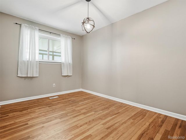 4235 Sudbury Drive, Warren, MI 48092