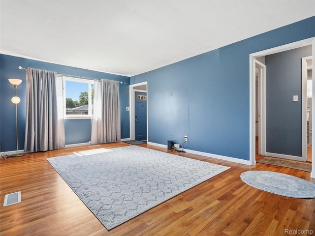 4235 Sudbury Drive, Warren, MI 48092