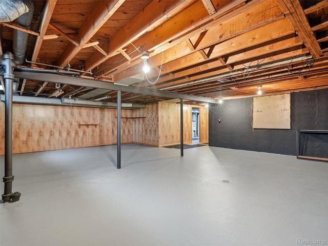 4235 Sudbury Drive, Warren, MI 48092