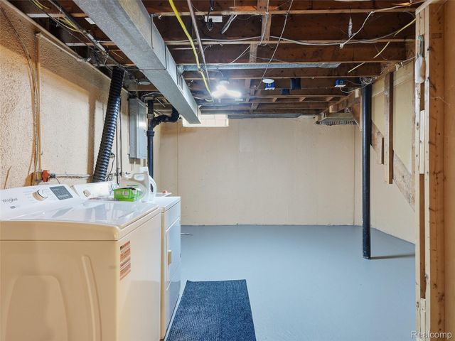 4235 Sudbury Drive, Warren, MI 48092