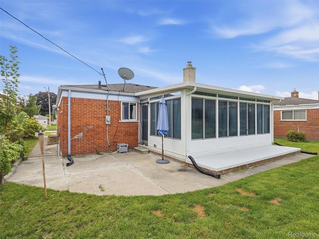 4235 Sudbury Drive, Warren, MI 48092
