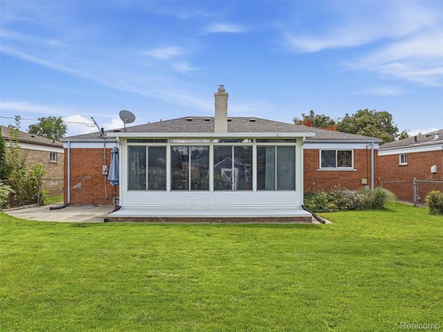 4235 Sudbury Drive, Warren, MI 48092