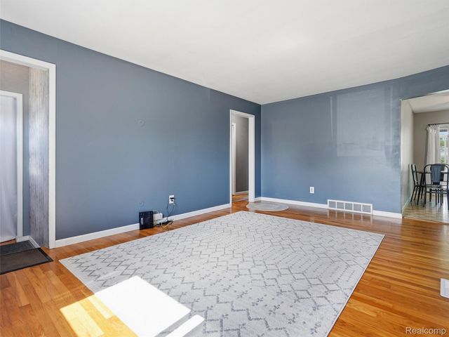 4235 Sudbury Drive, Warren, MI 48092