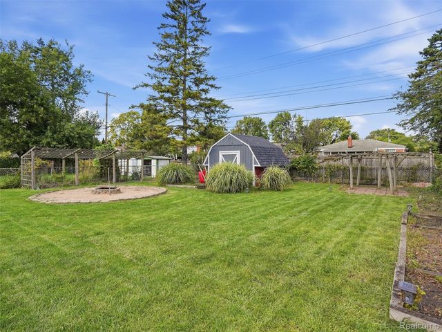 4235 Sudbury Drive, Warren, MI 48092