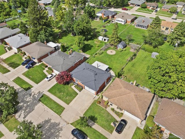 4235 Sudbury Drive, Warren, MI 48092