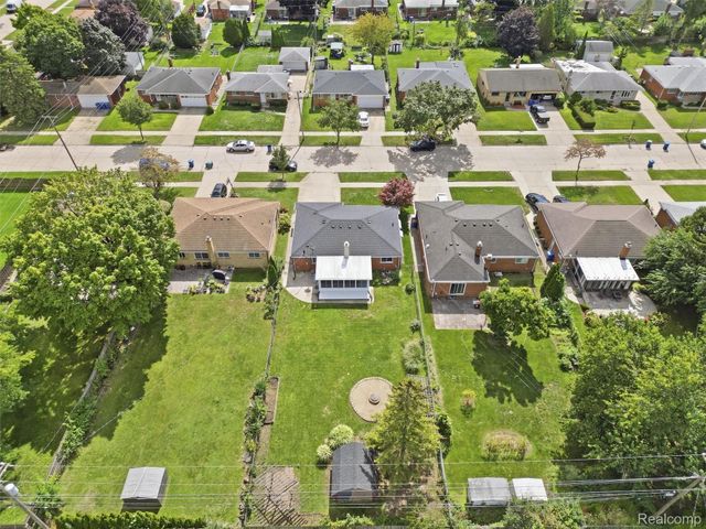 4235 Sudbury Drive, Warren, MI 48092
