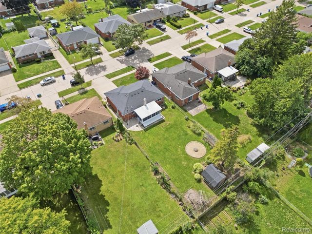 4235 Sudbury Drive, Warren, MI 48092