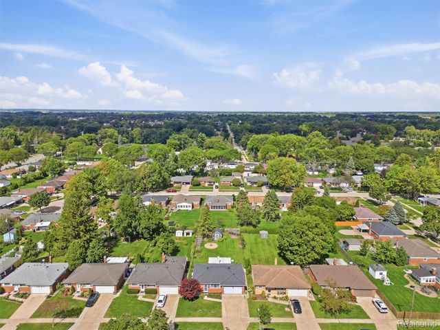 4235 Sudbury Drive, Warren, MI 48092