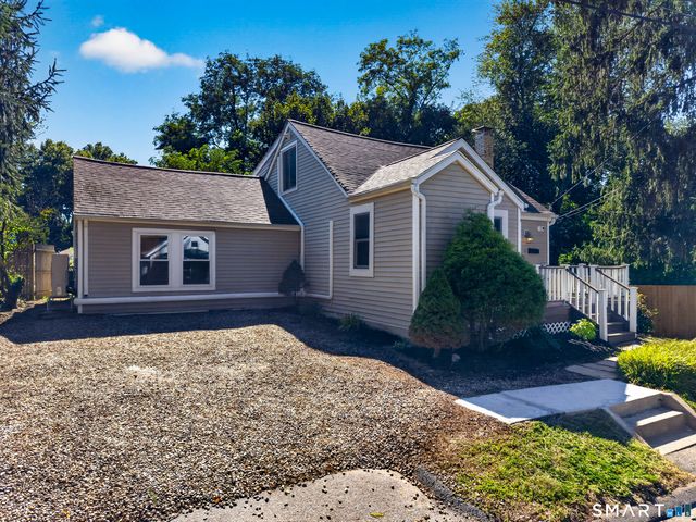 10 Glezen Street, Norwich, CT 06360