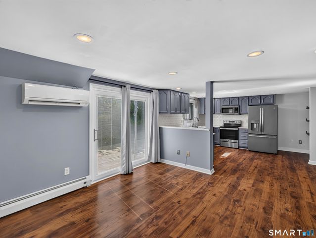 10 Glezen Street, Norwich, CT 06360