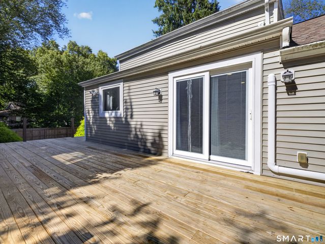 10 Glezen Street, Norwich, CT 06360