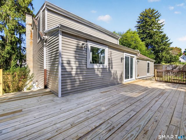 10 Glezen Street, Norwich, CT 06360