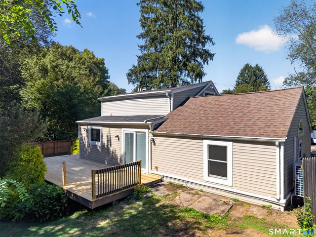 10 Glezen Street, Norwich, CT 06360