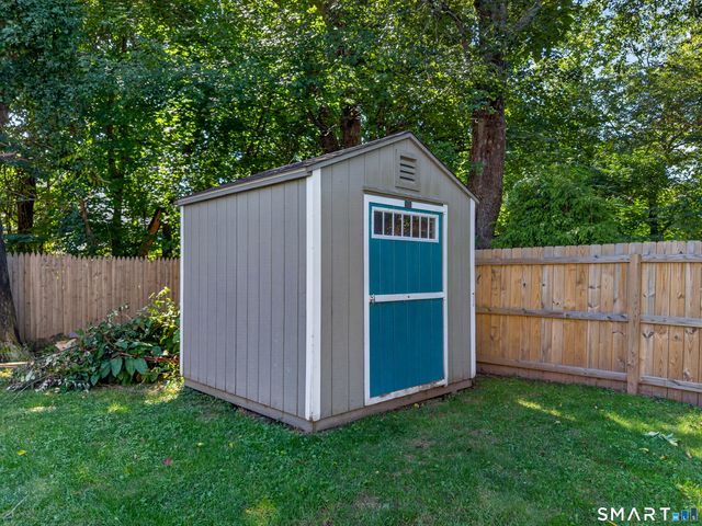 10 Glezen Street, Norwich, CT 06360