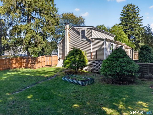 10 Glezen Street, Norwich, CT 06360