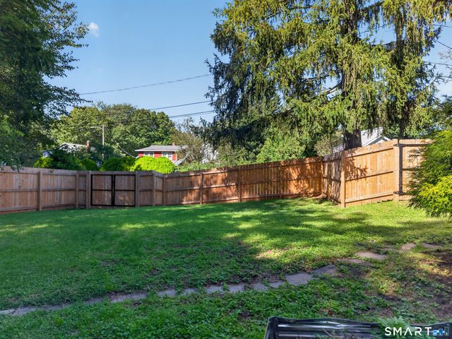 10 Glezen Street, Norwich, CT 06360