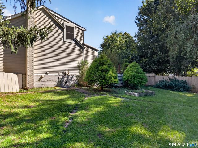 10 Glezen Street, Norwich, CT 06360