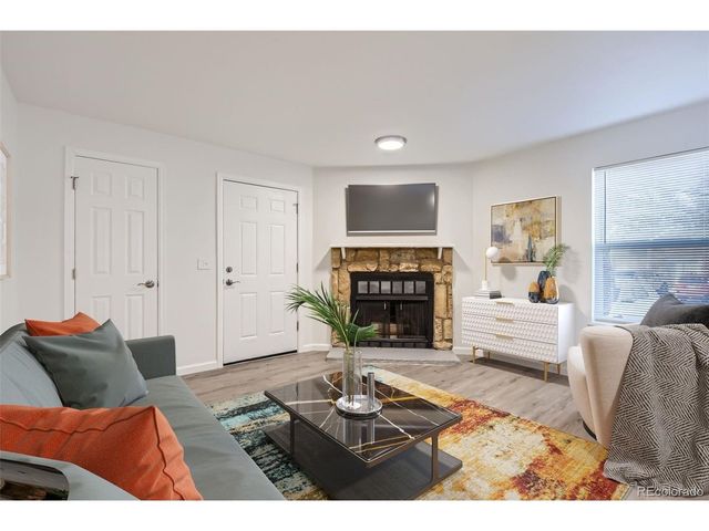 932 S Dearborn 932-8, Aurora, CO 80112