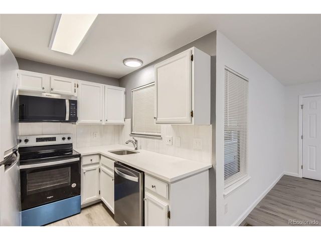 932 S Dearborn 932-8, Aurora, CO 80112